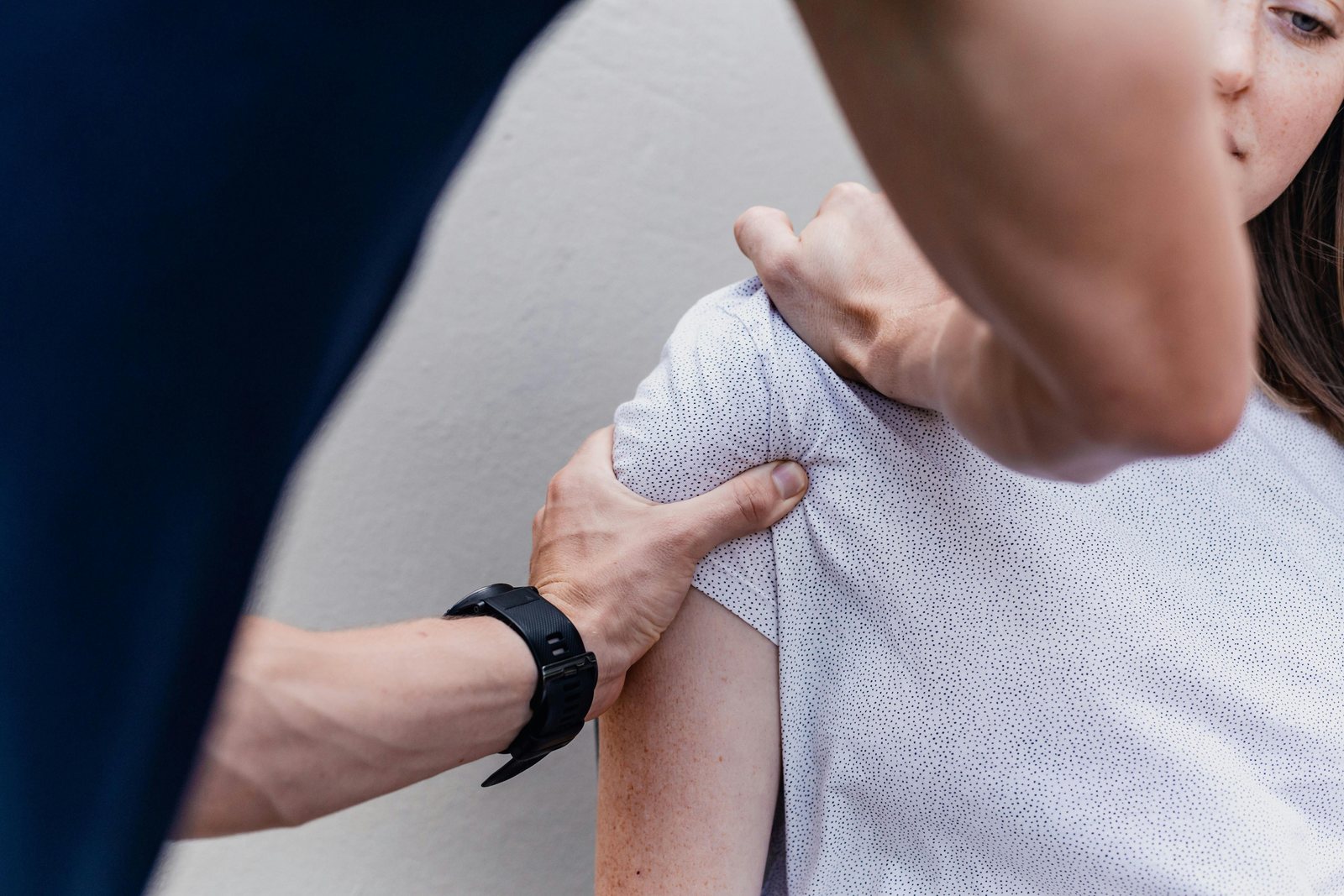 General musculoskeletal physiotherapy for shoulder pain